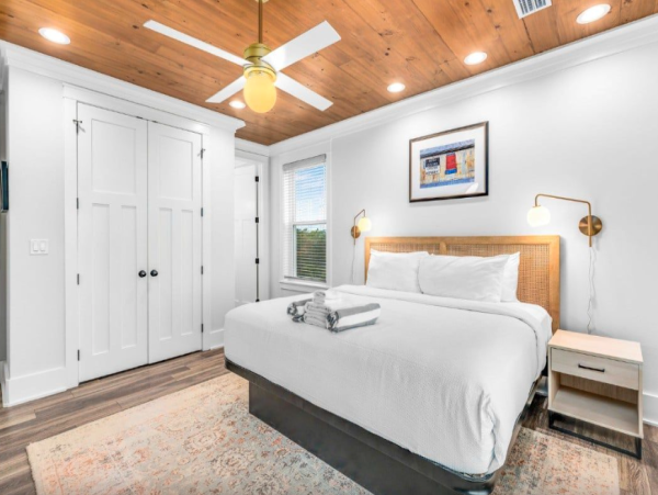 Elegant Beachfront Escape with Private Pool & Gulf Views in St. George Island Hot Tub Beach